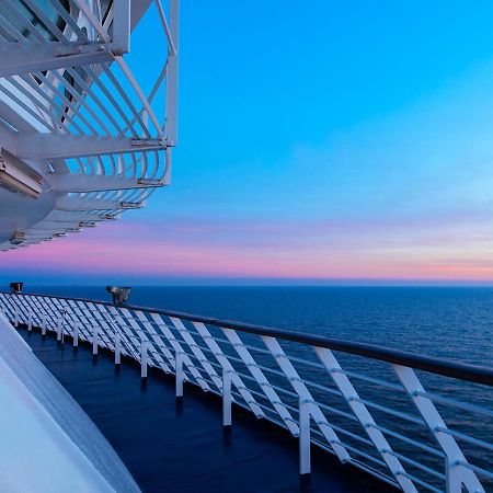 Viking Line Ferry Gabriella - One-Way Journey From Helsinki To Stockholm Hotel Екстериор снимка