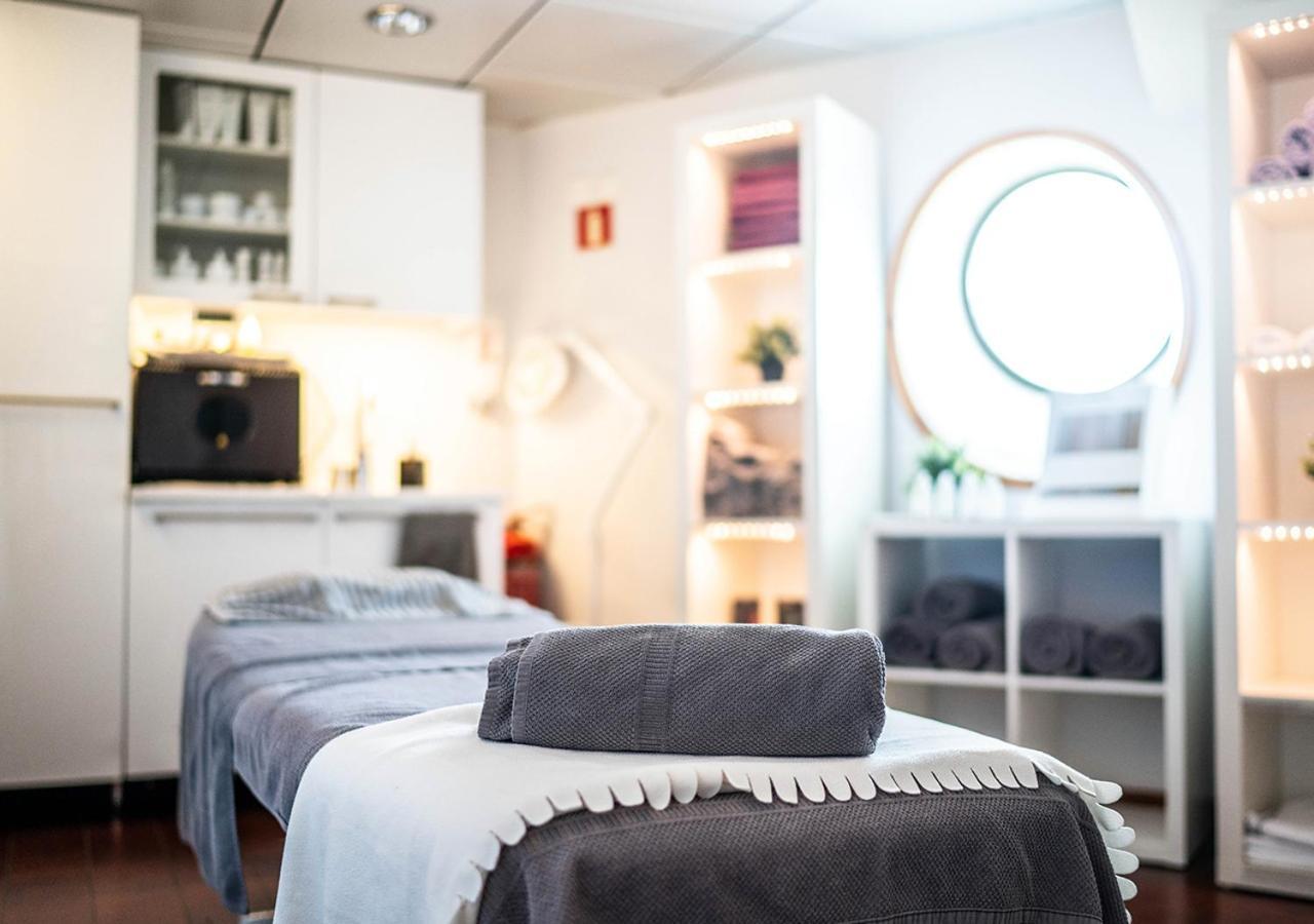 Viking Line Ferry Gabriella - One-Way Journey From Helsinki To Stockholm Hotel Екстериор снимка