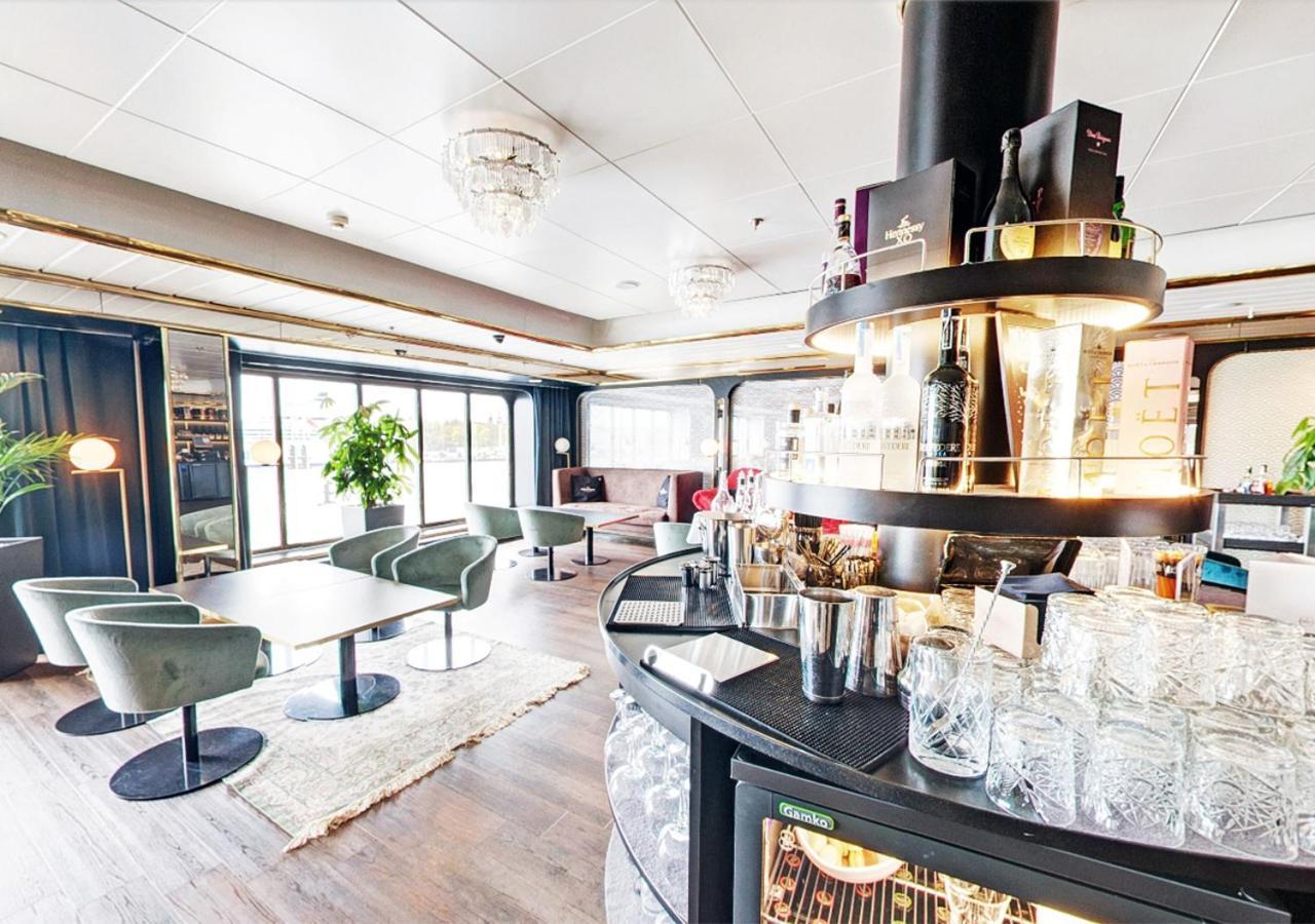 Viking Line Ferry Gabriella - One-Way Journey From Helsinki To Stockholm Hotel Екстериор снимка