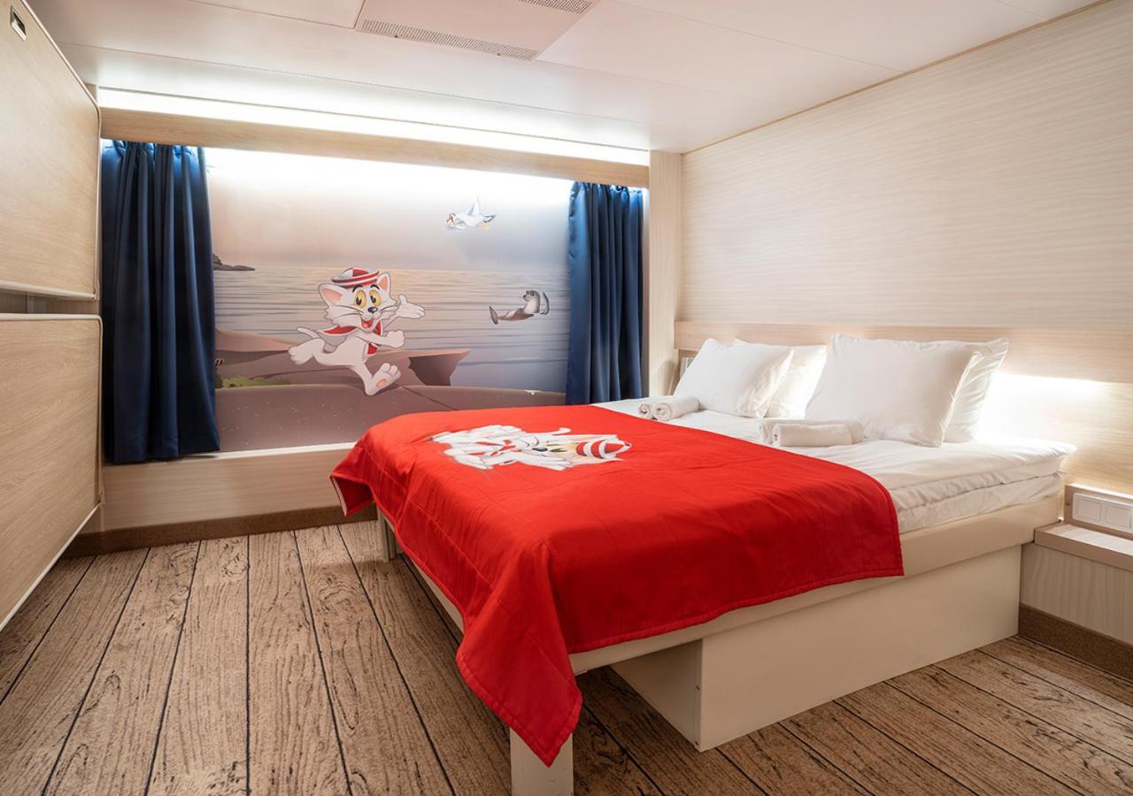 Viking Line Ferry Gabriella - One-Way Journey From Helsinki To Stockholm Hotel Стая снимка