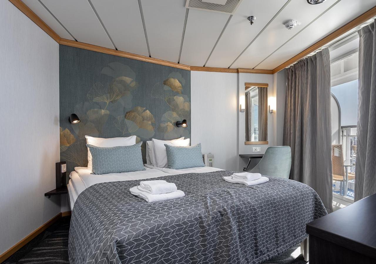 Viking Line Ferry Gabriella - One-Way Journey From Helsinki To Stockholm Hotel Екстериор снимка
