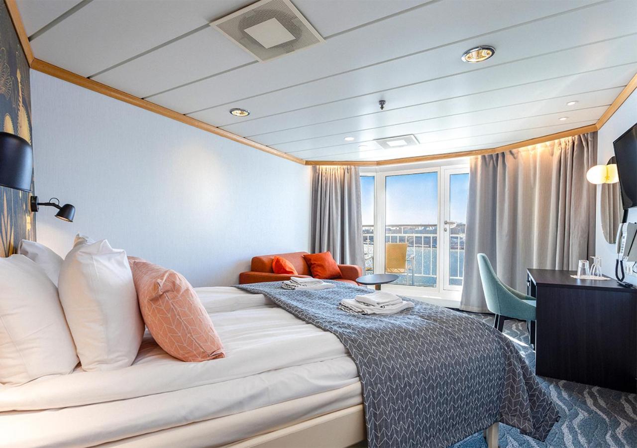 Viking Line Ferry Gabriella - One-Way Journey From Helsinki To Stockholm Hotel Стая снимка